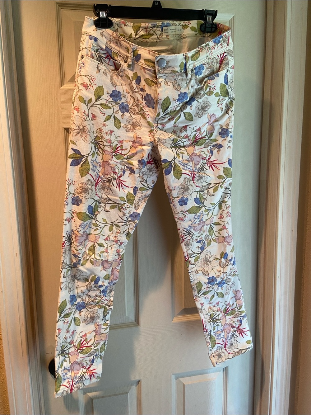 J. Jill Floral Ankle Jeans in White with Multicolor Blooms